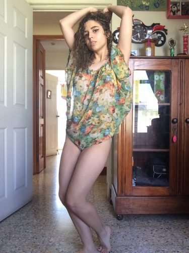 Karatay 22 Yaşında Esmer Escort